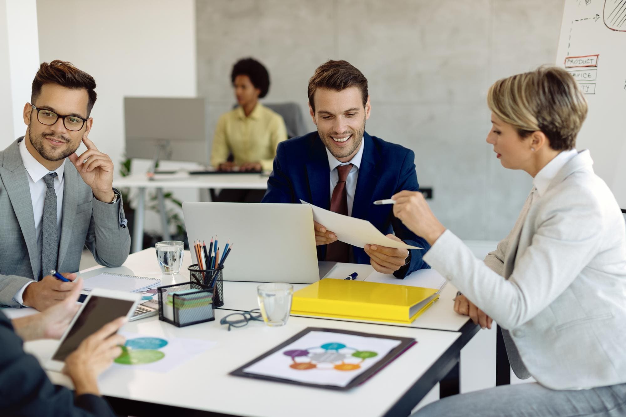 Bestandsaktualisierung Menschen auf der Arbeit